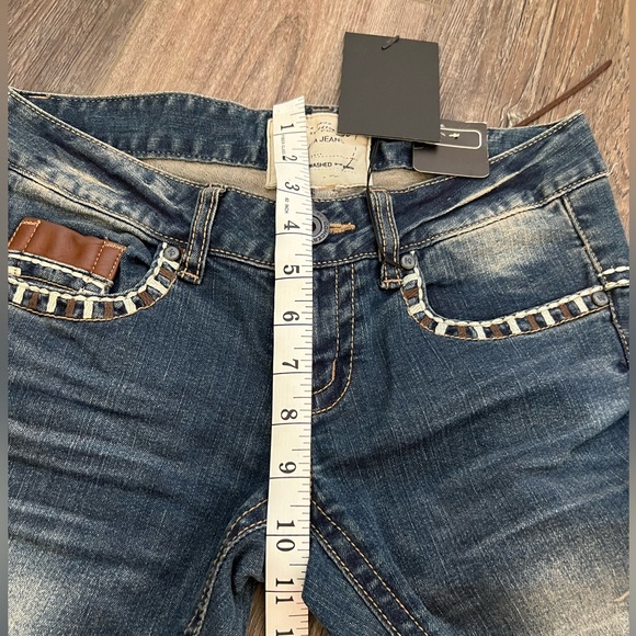 Lolita Embroidery Jeans - Picture 7 of 9